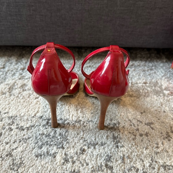 Maroon high heel shoes w/ ankle strap. Size 7 1/2. - Picture 3 of 3